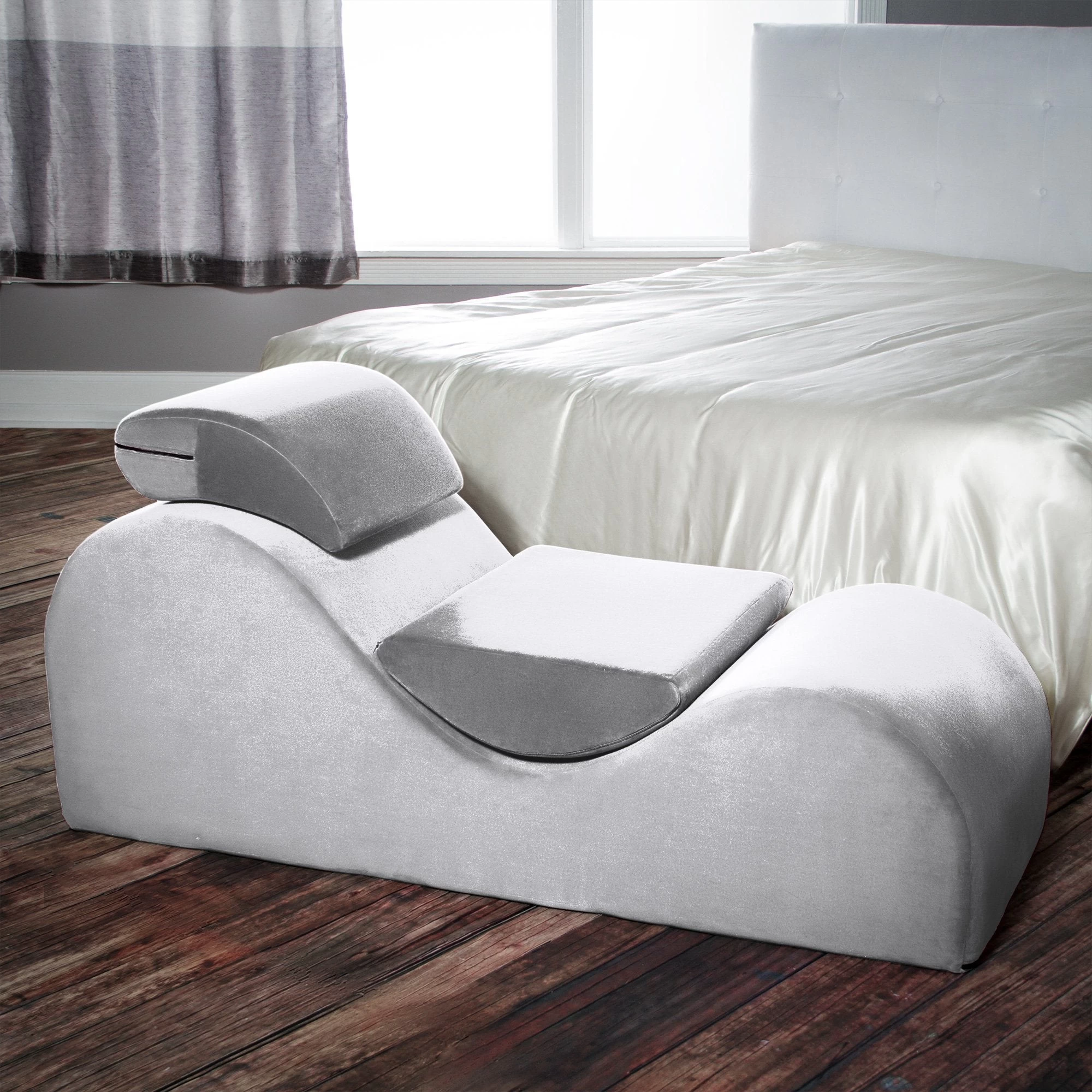 Liberator Esse Sensual Lounge Chair - Image 6