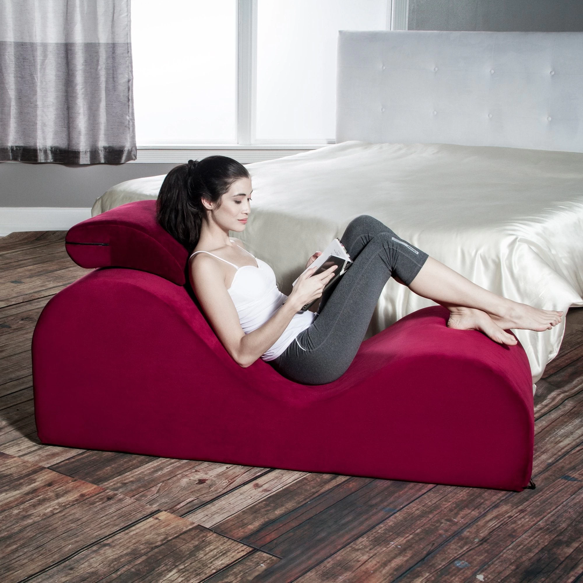 Liberator Esse Sensual Lounge Chair