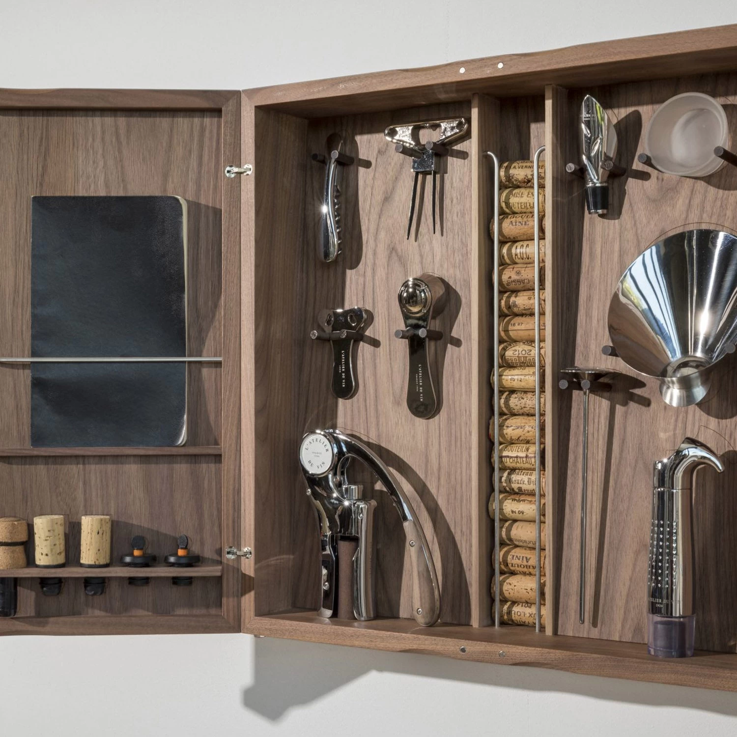 L'Atelier Du Vin - Wine-lover's Curiosities Cabinet - Image 3