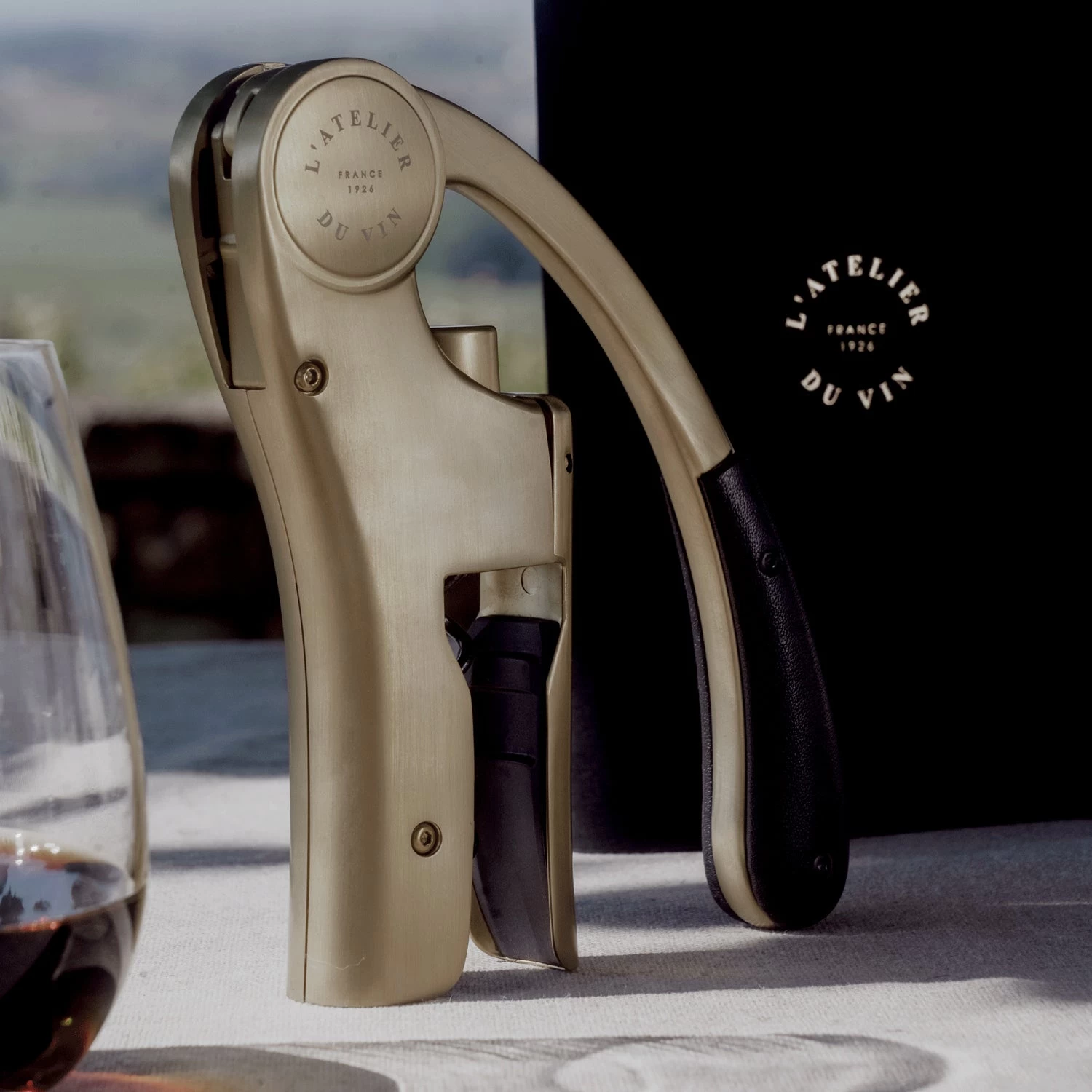 L'Atelier Du Vin - Oeno Motion Gold Nomad Corkscrew - Image 5