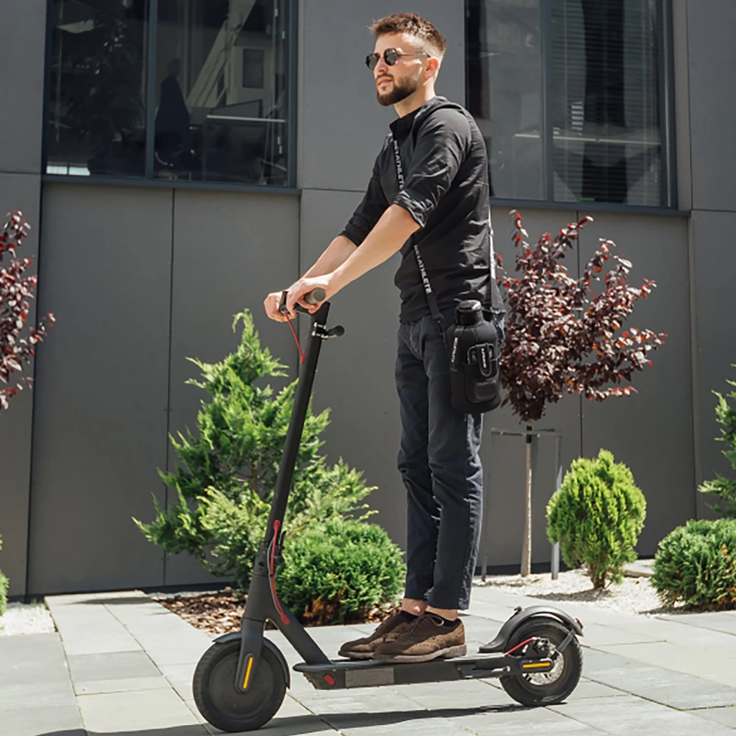 Reathlete DRINQ Half-Gallon Water Bottle With Pockets - Image 4